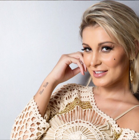 andressa-urach-00.png andressa-urach-00.png