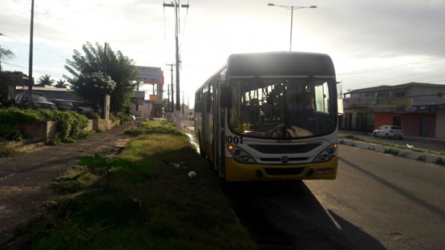 assalto-ao-onibus.jpg