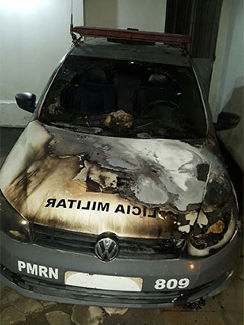 carro-incendiado.jpg-00.jpg