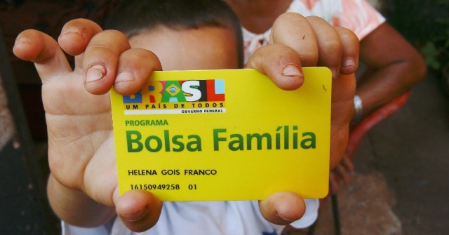 cartao-bolsa-familia-1386012876871_956x500.jpg-00.jpg