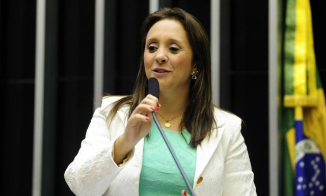 renata-abreu-00.jpg