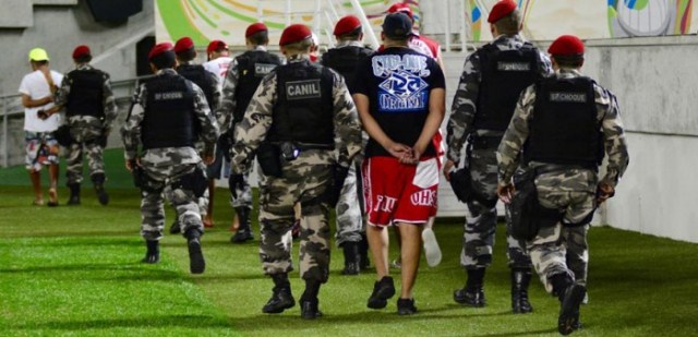 torcedores-presos-do-america.jpg